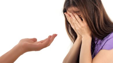 Kobieta-poddaje-sie-psychoterapii-behawioralnej